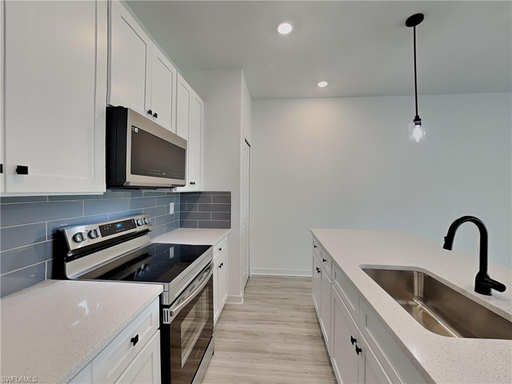 2208-2210 WAYNE AVE S