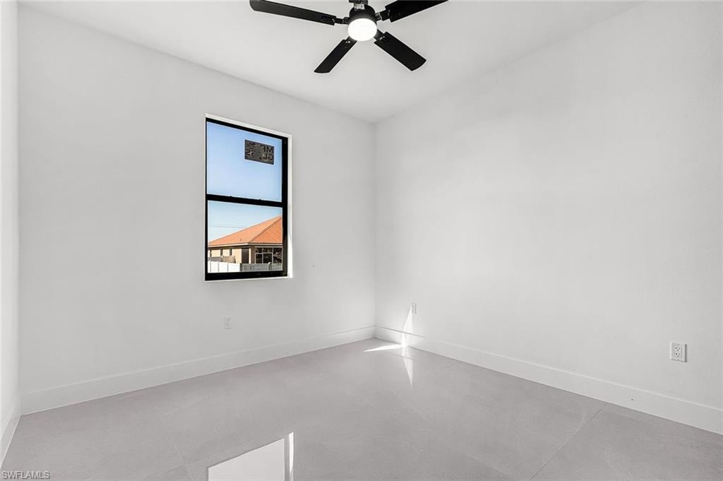 1900 NW Embers TER photo 23