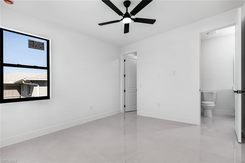 1900 NW Embers TER photo 24