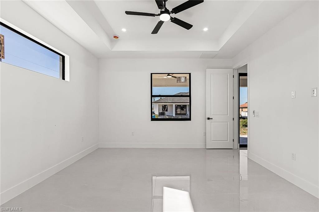 1900 NW Embers TER photo 19