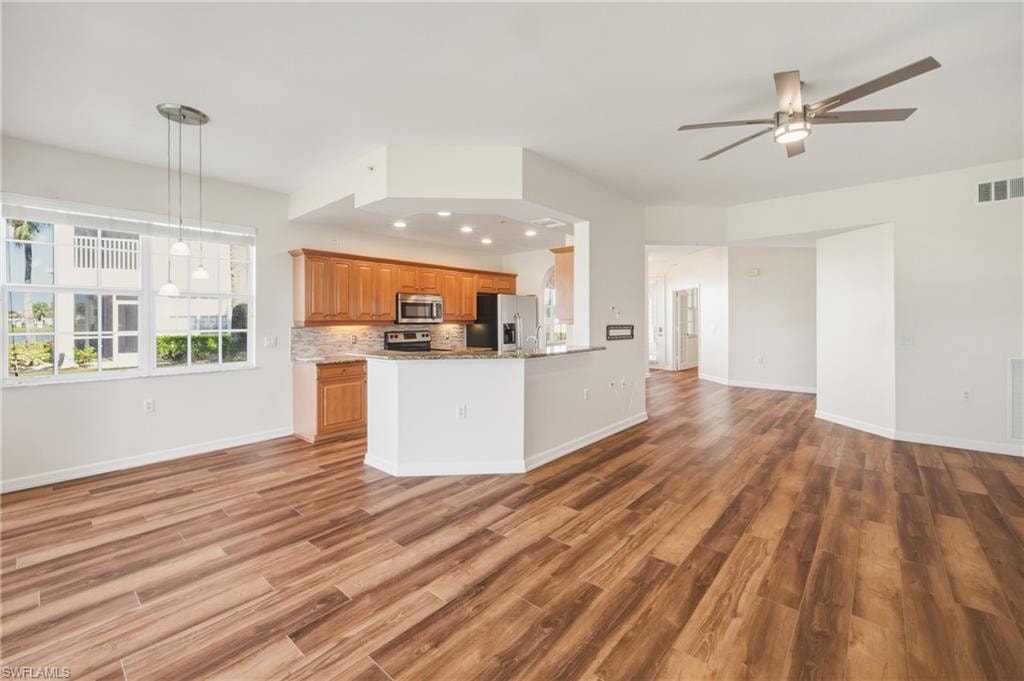 3053 Driftwood WAY 3907 photo 8