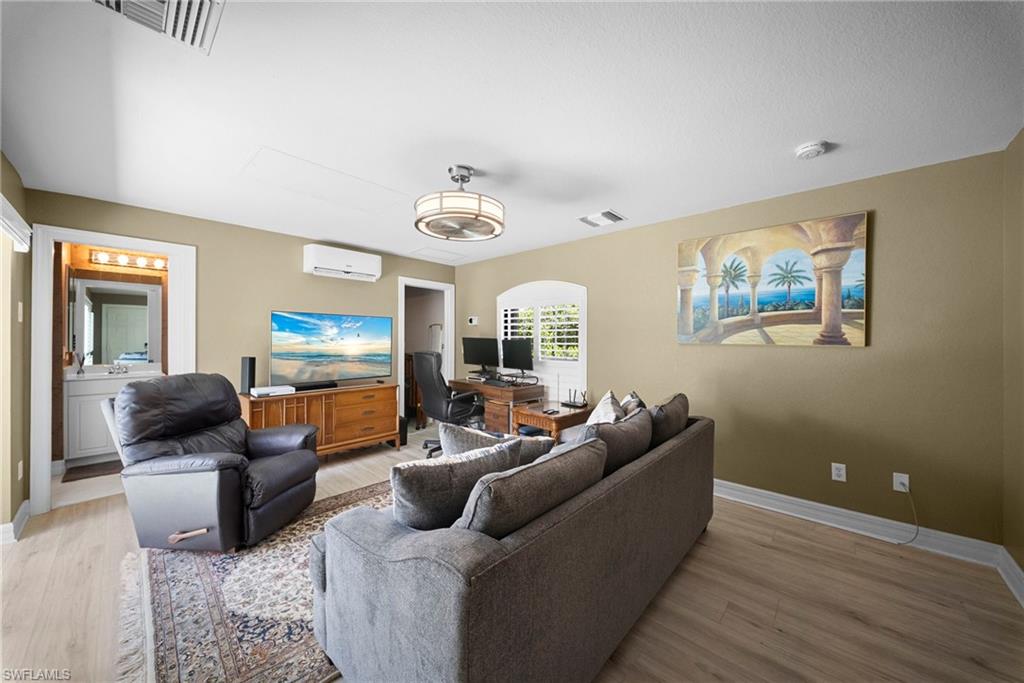 955 Tivoli CT photo 18