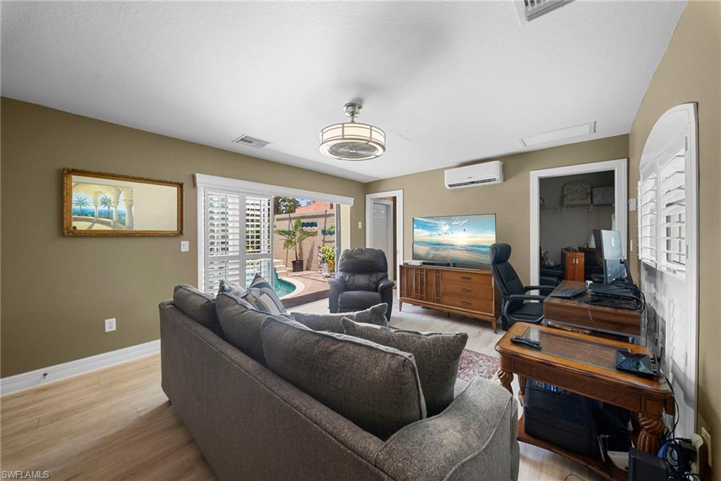 955 Tivoli CT photo 19