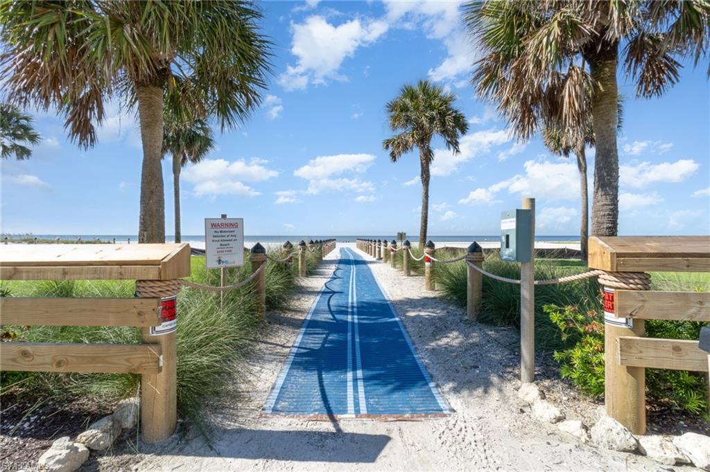 2810 Estero BLVD 511 photo 28
