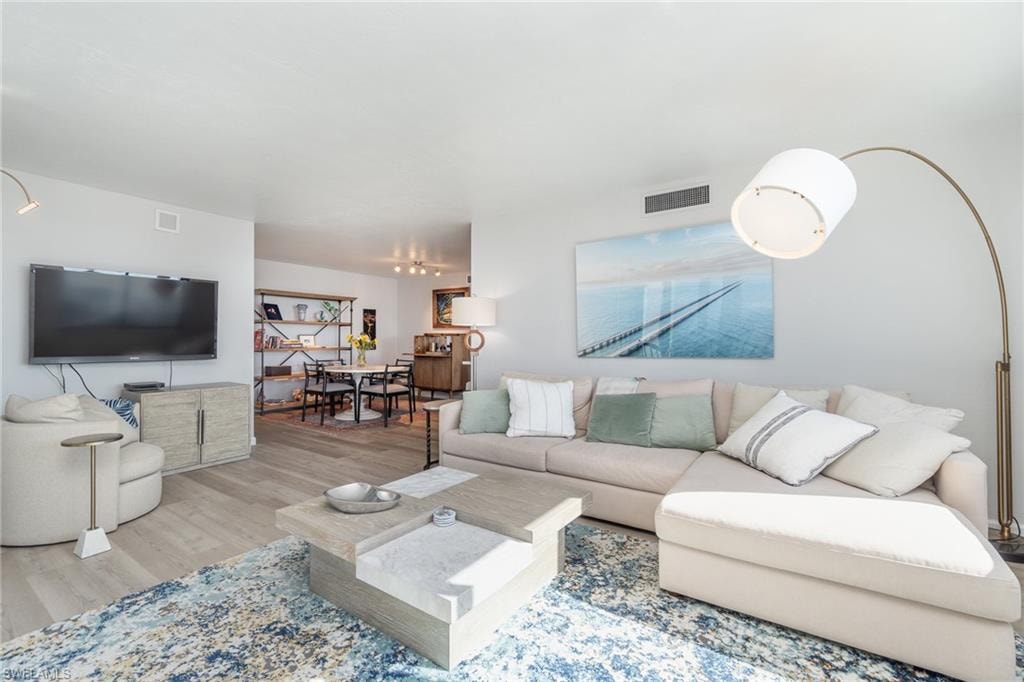 2810 Estero BLVD 511