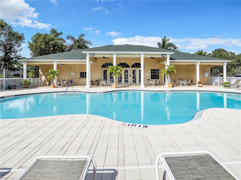 Clubhouse & Community Pool