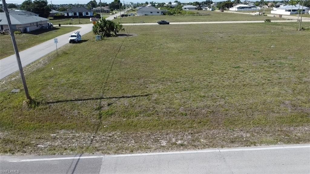 2098 Diplomat PKWY E photo 12