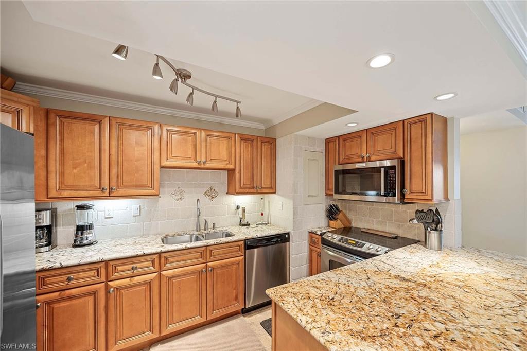 3443 Gulf Shore BLVD N 808 photo 14