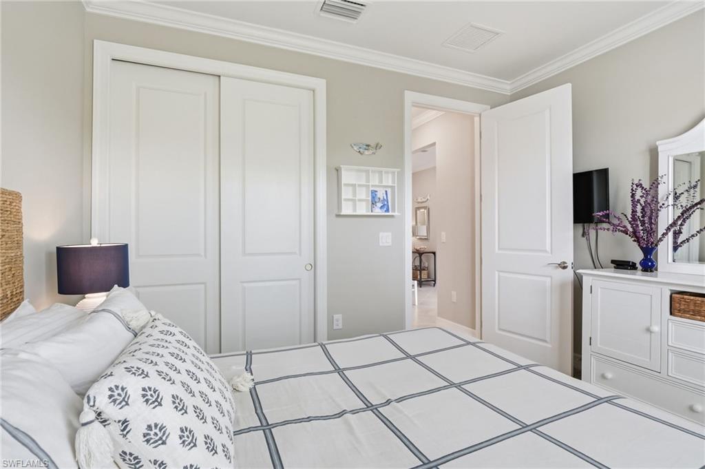 Bedroom 1 with queen size bed