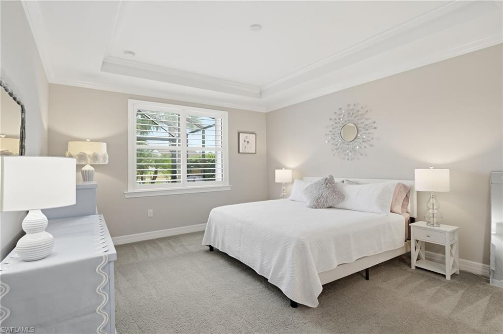King size bed