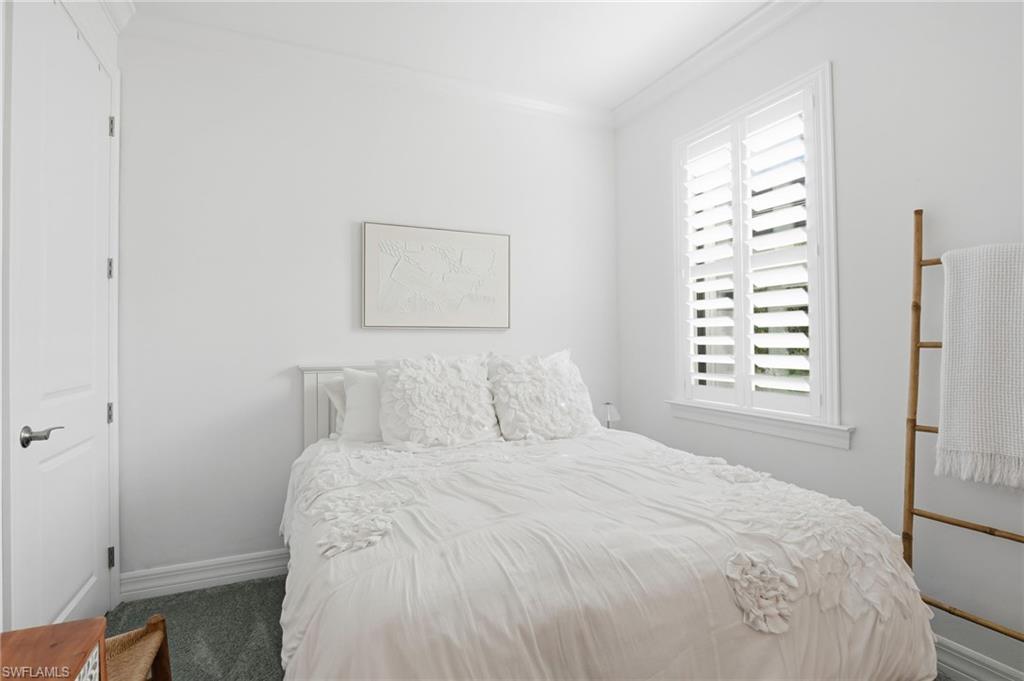 Bedroom 2 with queen size bed