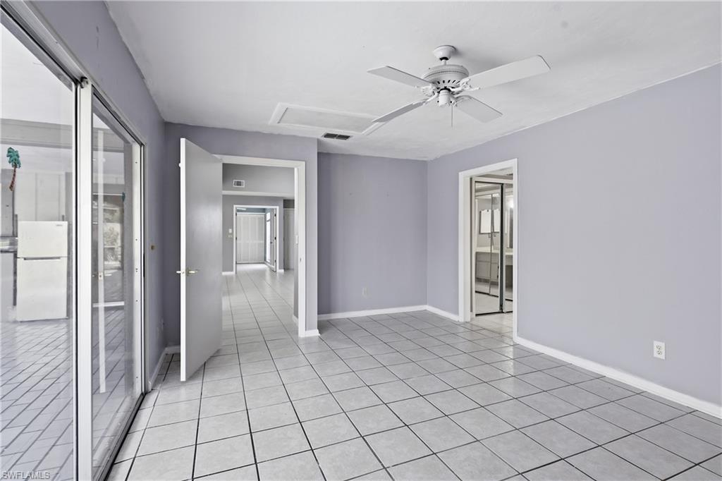 9753 Maplecrest CIR photo 16