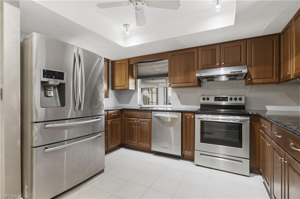 9753 Maplecrest CIR photo 12