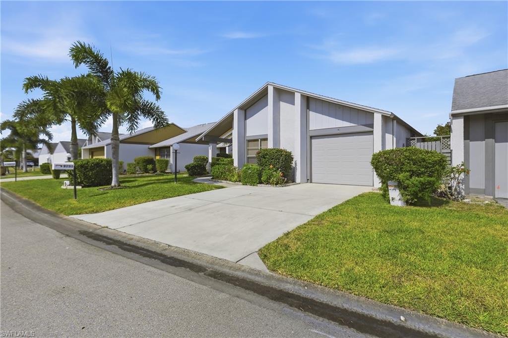 9753 Maplecrest CIR photo 7