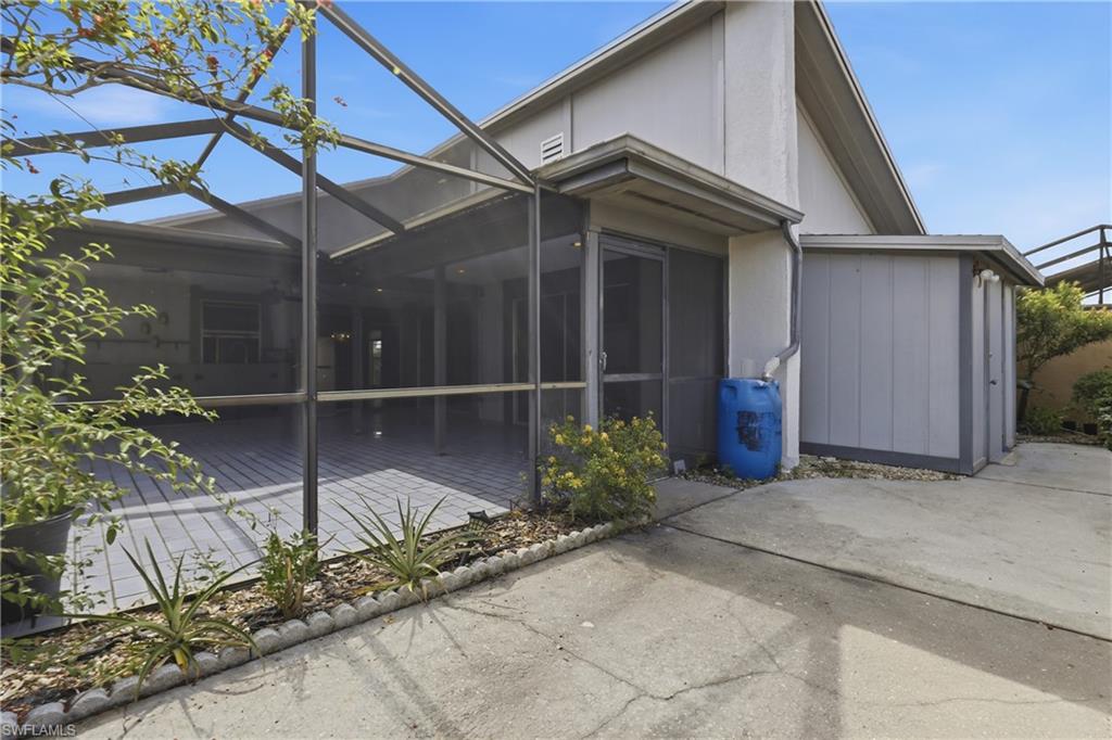 9753 Maplecrest CIR photo 30