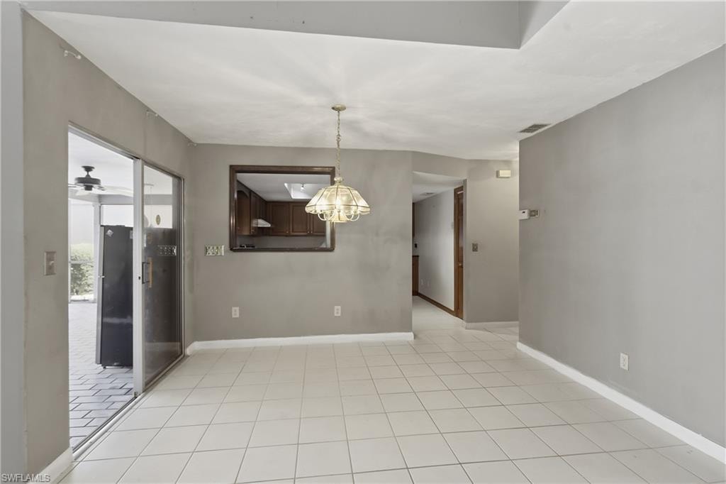 9753 Maplecrest CIR photo 11