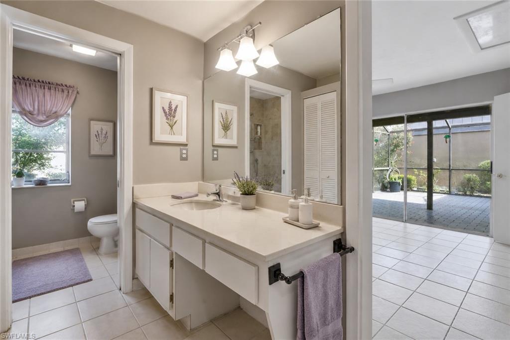 9753 Maplecrest CIR photo 19