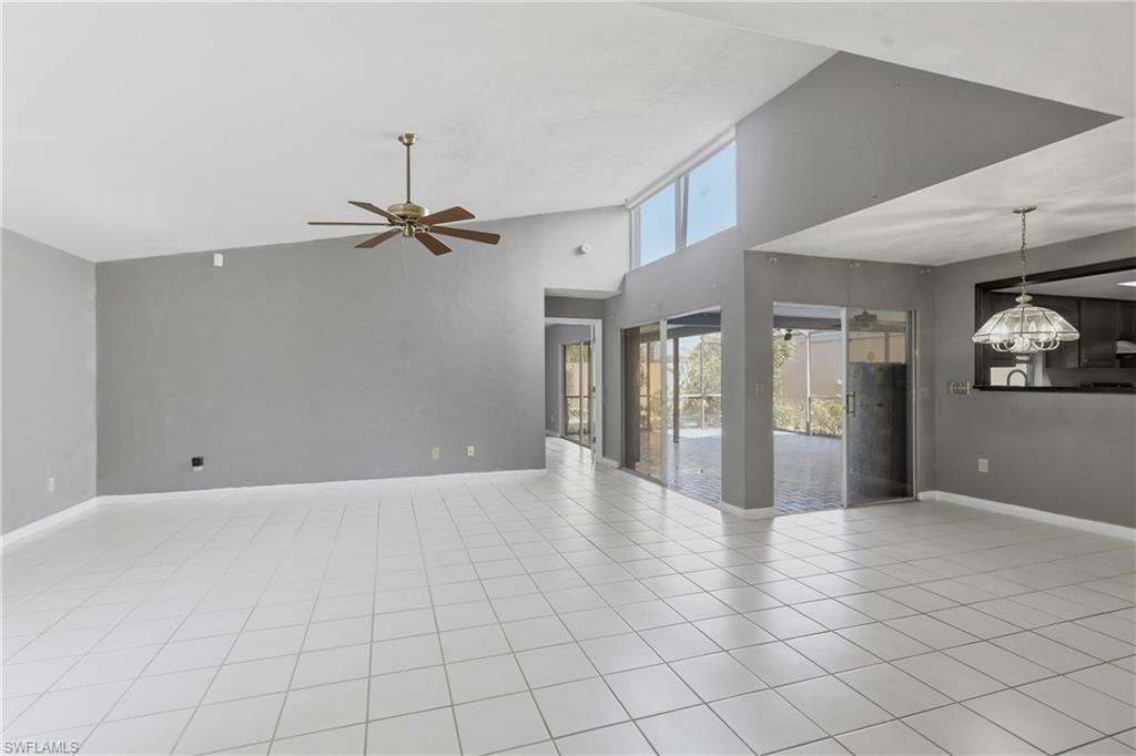 9753 Maplecrest CIR photo 8