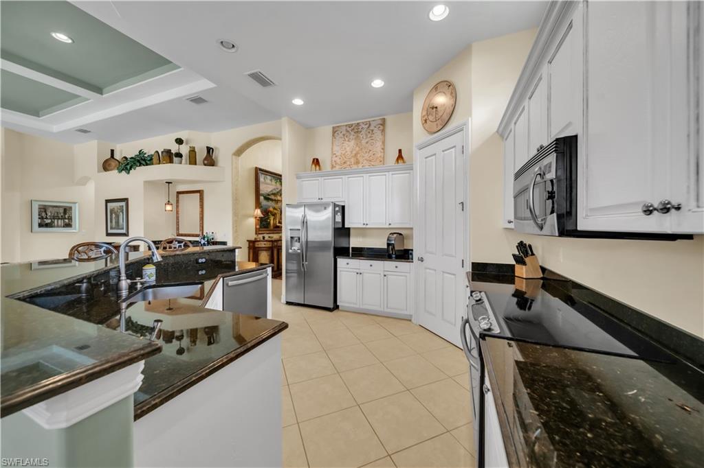 7672 Sussex CT photo 6