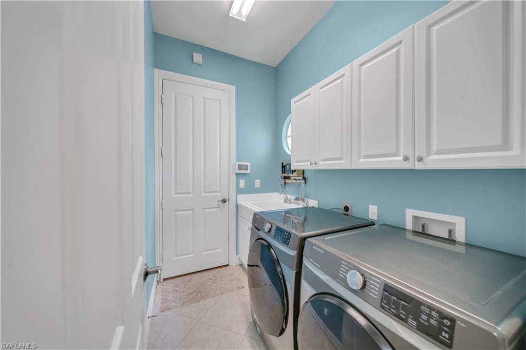 7672 Sussex CT photo 18