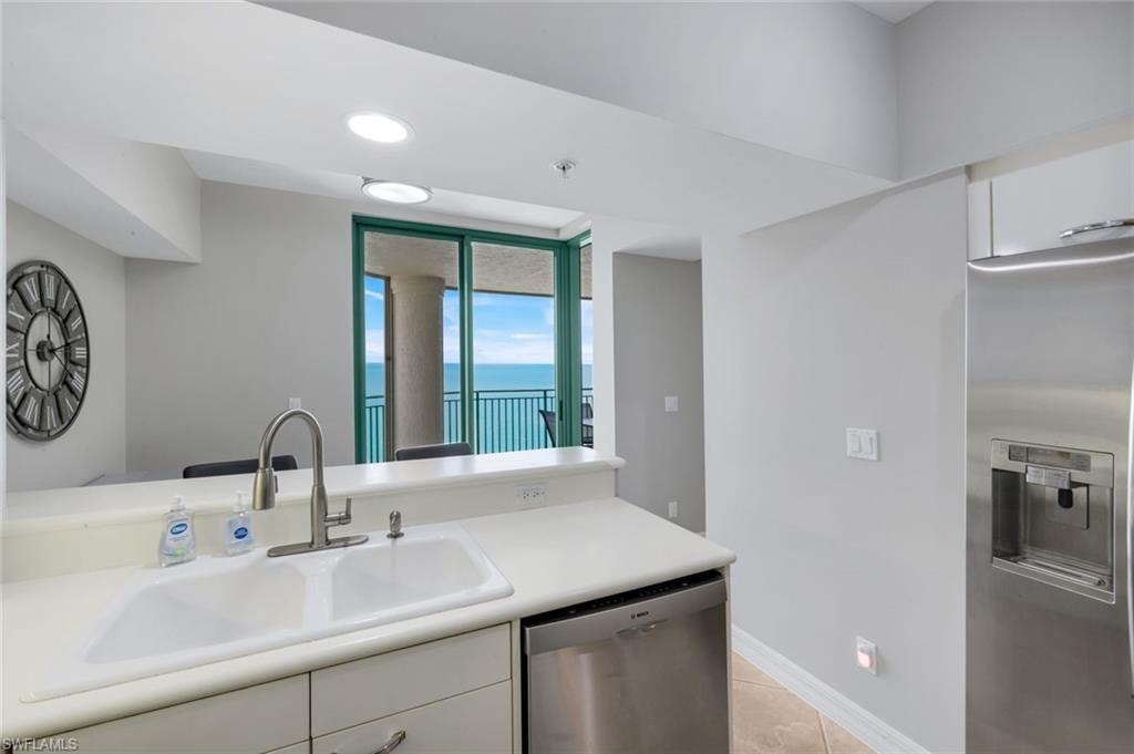 980 Cape Marco DR 1602 photo 9