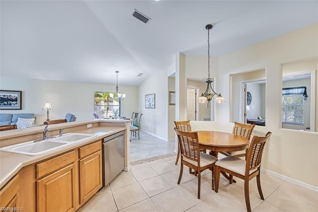 10135 Colonial Country Club BLVD 1202 photo 8