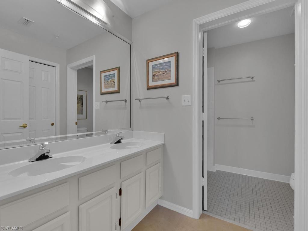 Updated Guest Suite Bath