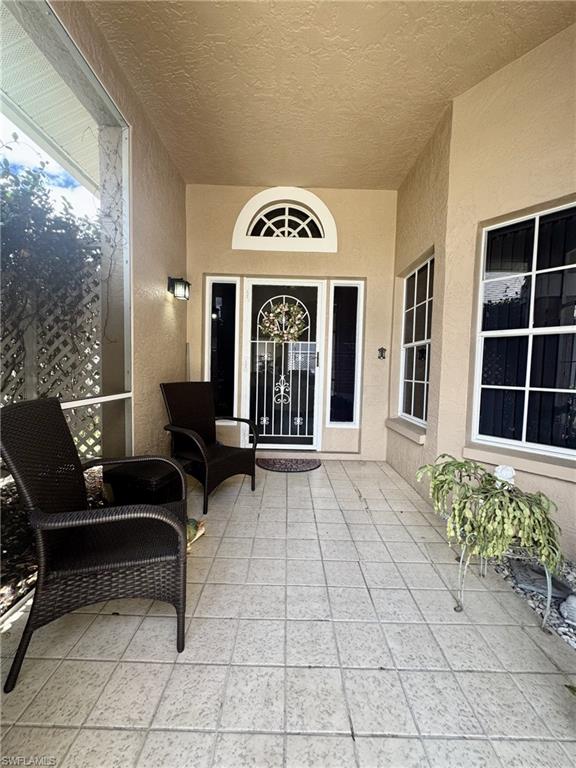 Screened tiled front entry