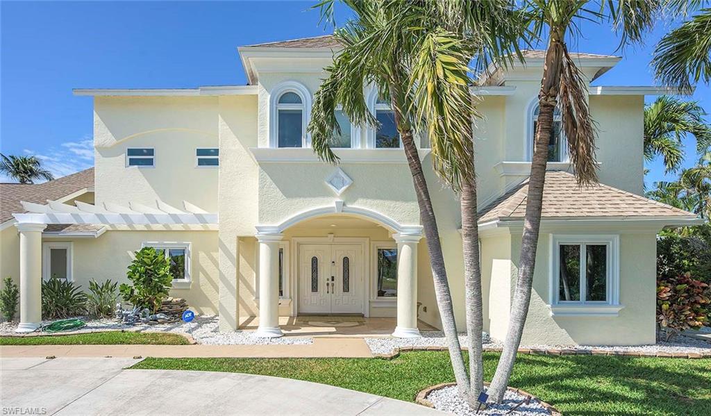 5208 SW 8th CT