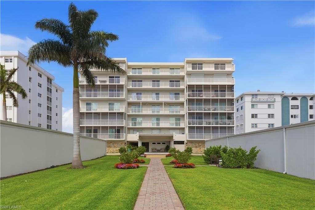 1977 Gulf Shore BLVD N 306