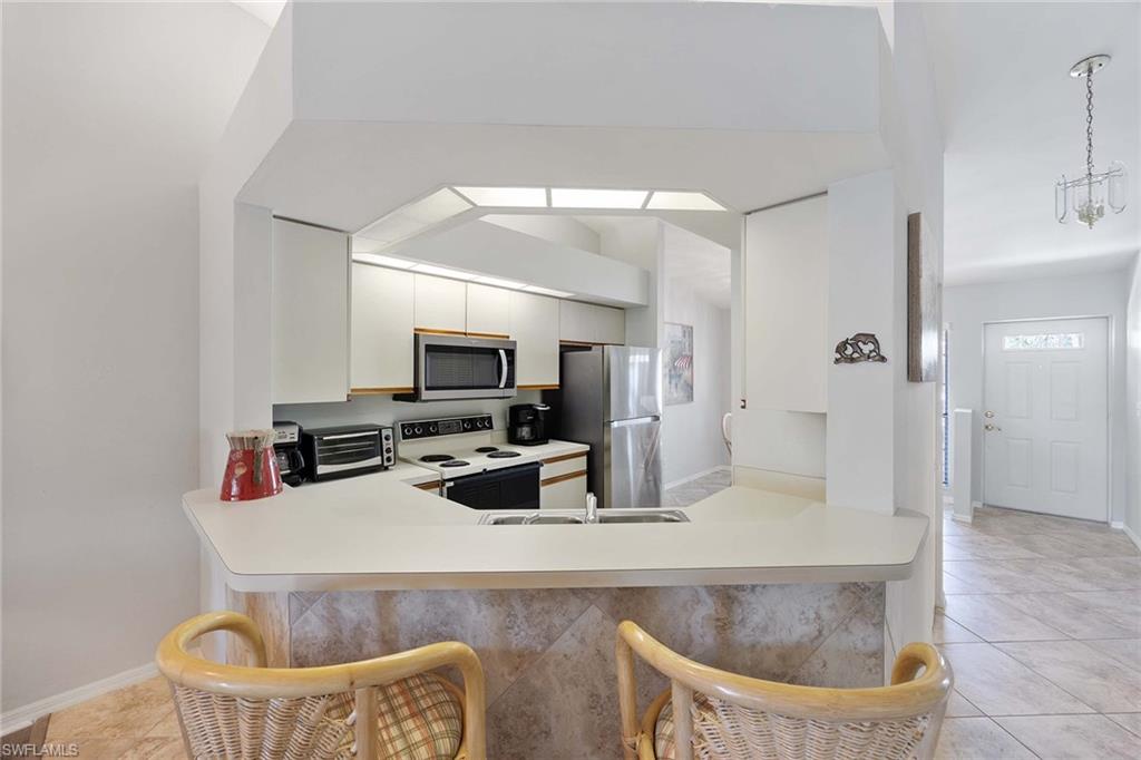 Kitchen Breakfast Bar