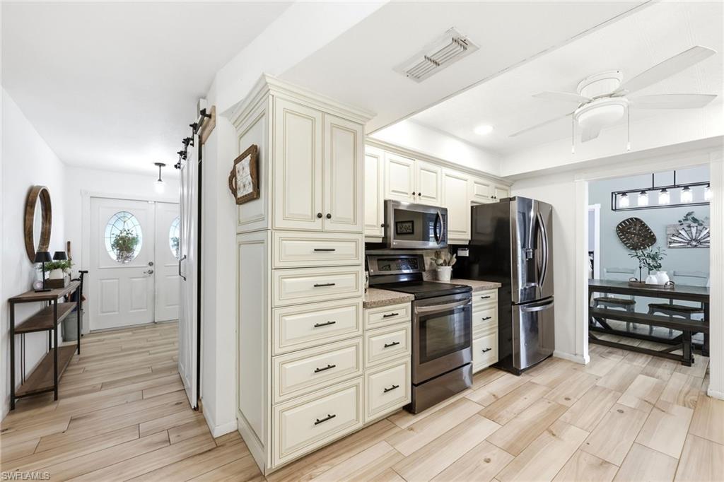View of foyer and kitchen