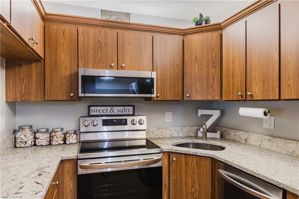 4641 Lakeside Club BLVD 13 photo 9