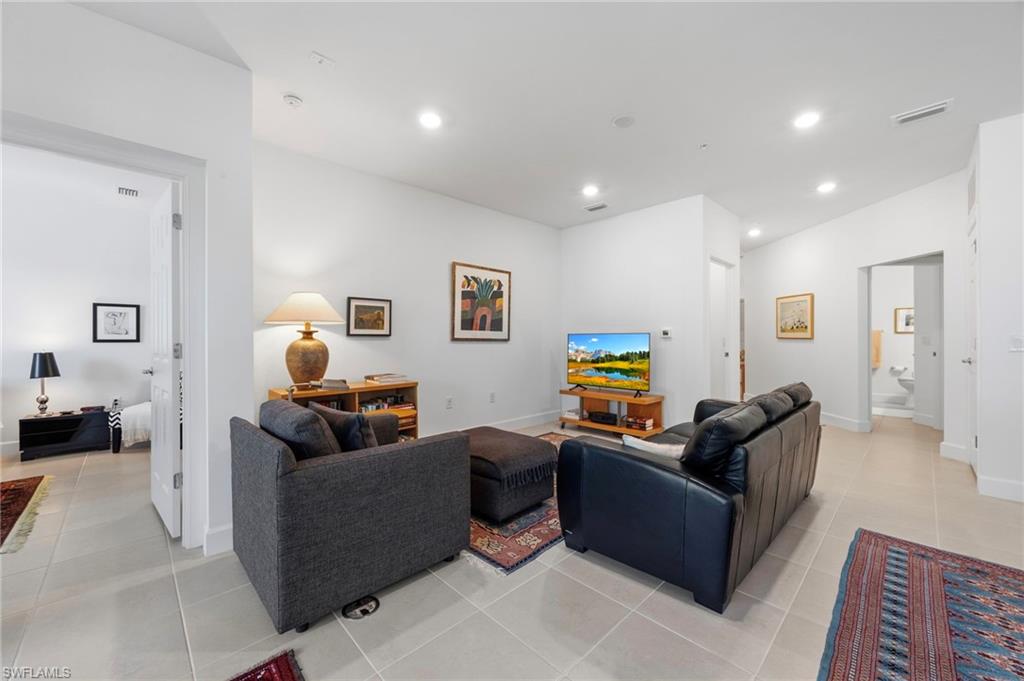 5689 Mayflower WAY 1003