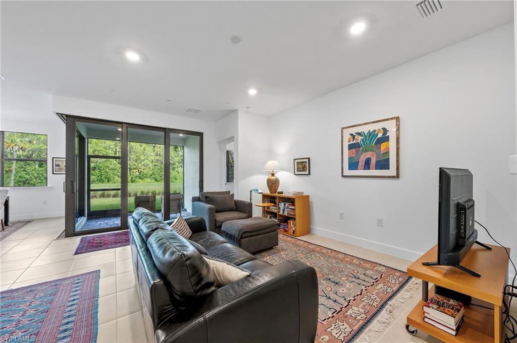5689 Mayflower WAY 1003 photo 7