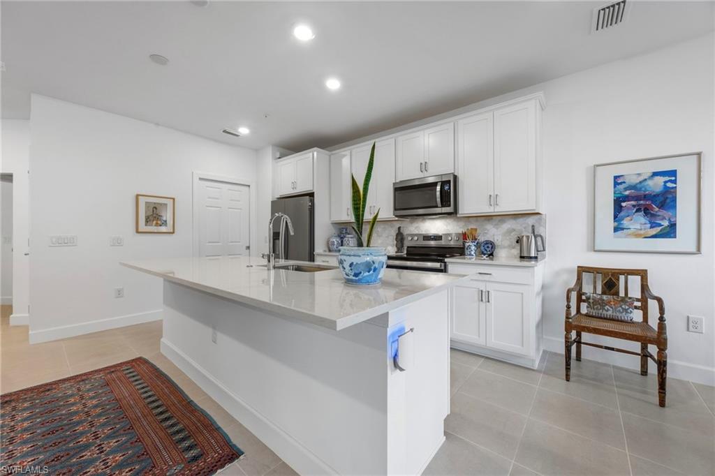 5689 Mayflower WAY 1003 photo 9