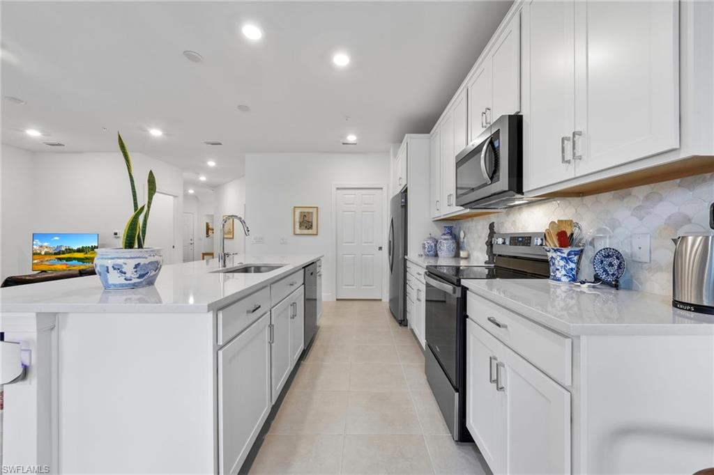 5689 Mayflower WAY 1003 photo 11
