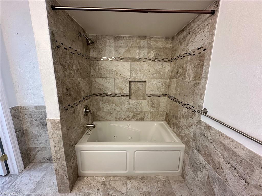 4266 Island CIR B photo 7