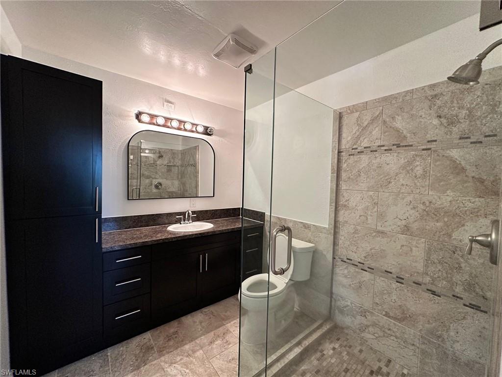 4266 Island CIR B photo 10