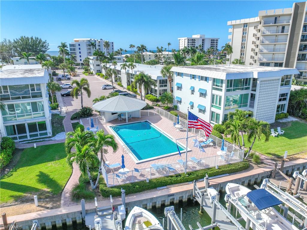 2100 Gulf Shore BLVD N 212 photo 32