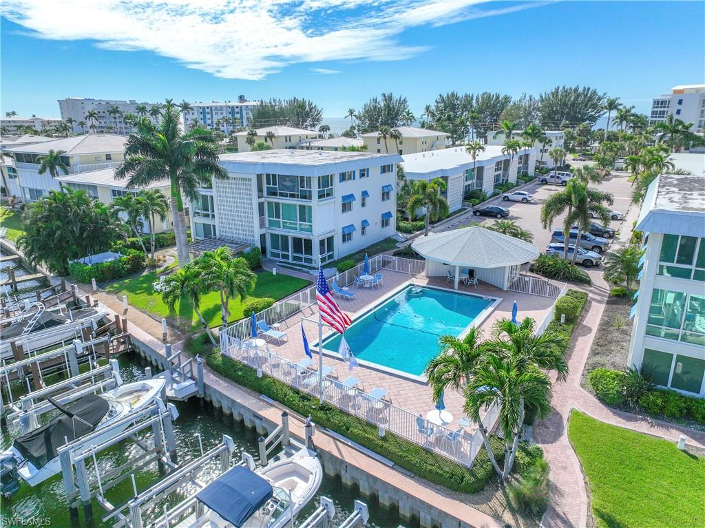 2100 Gulf Shore BLVD N 212 photo 34