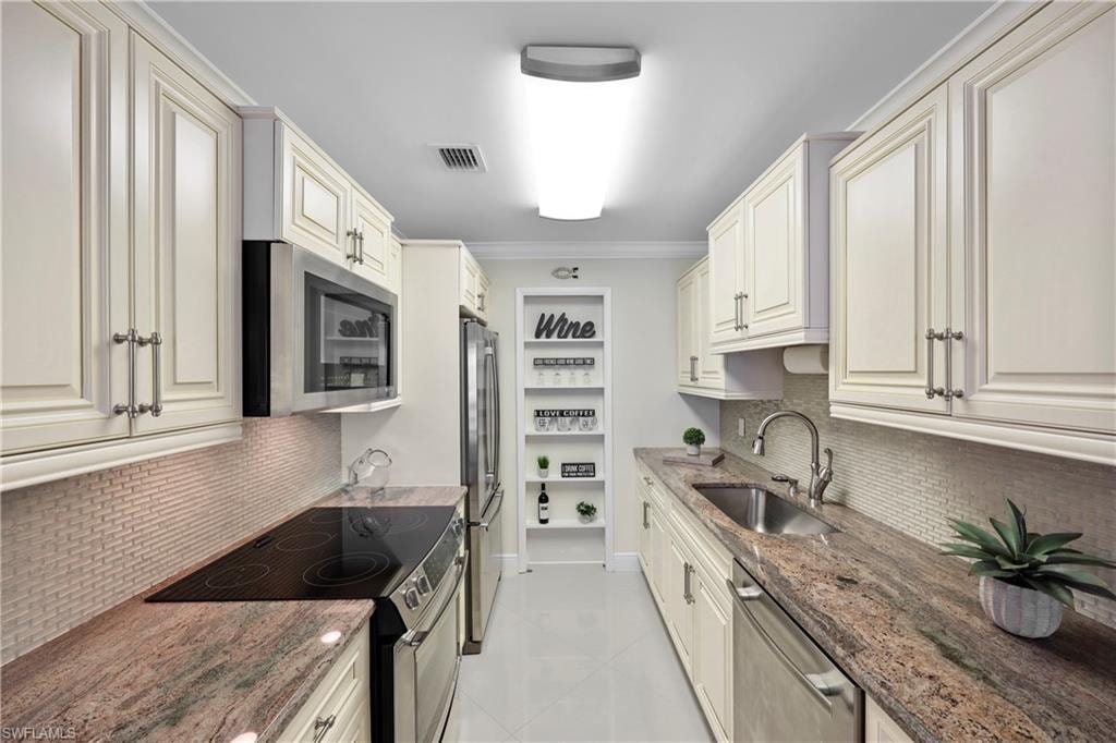 2100 Gulf Shore BLVD N 212 photo 14