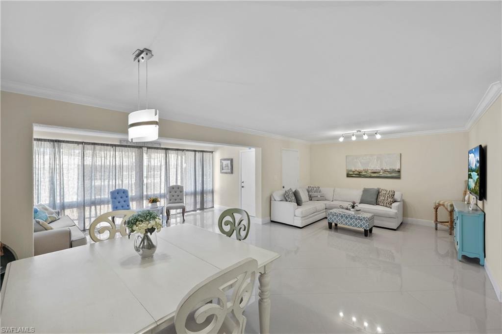 2100 Gulf Shore BLVD N 212 photo 15