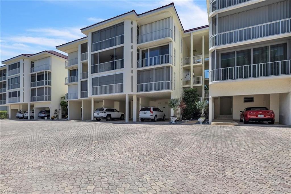 848 Collier CT 304