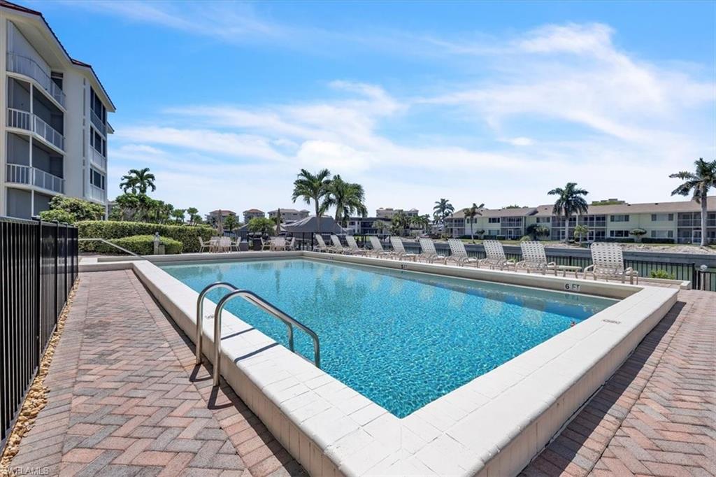Community Pool and Barbecue area