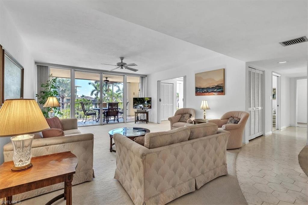 848 Collier CT 304