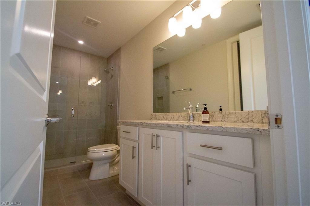 163 Indies DR E 106 photo 23