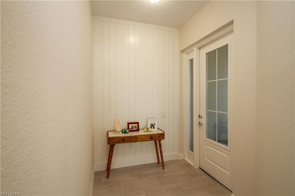 163 Indies DR E 106