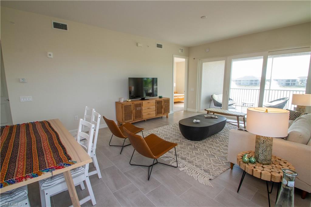 163 Indies DR E 106 photo 42