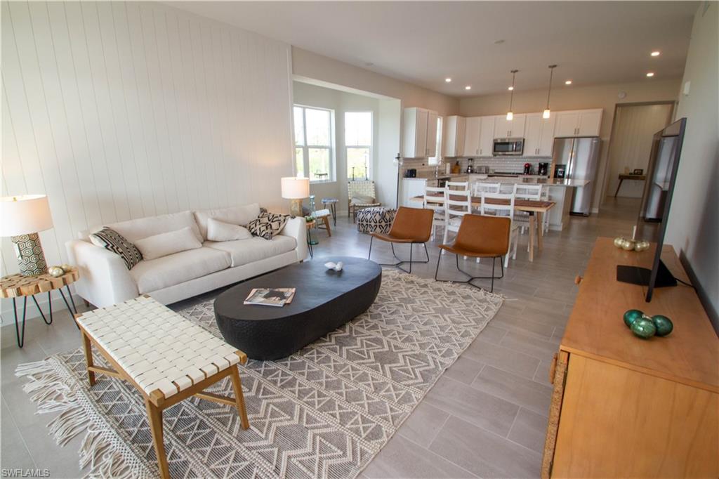 163 Indies DR E 106 photo 43